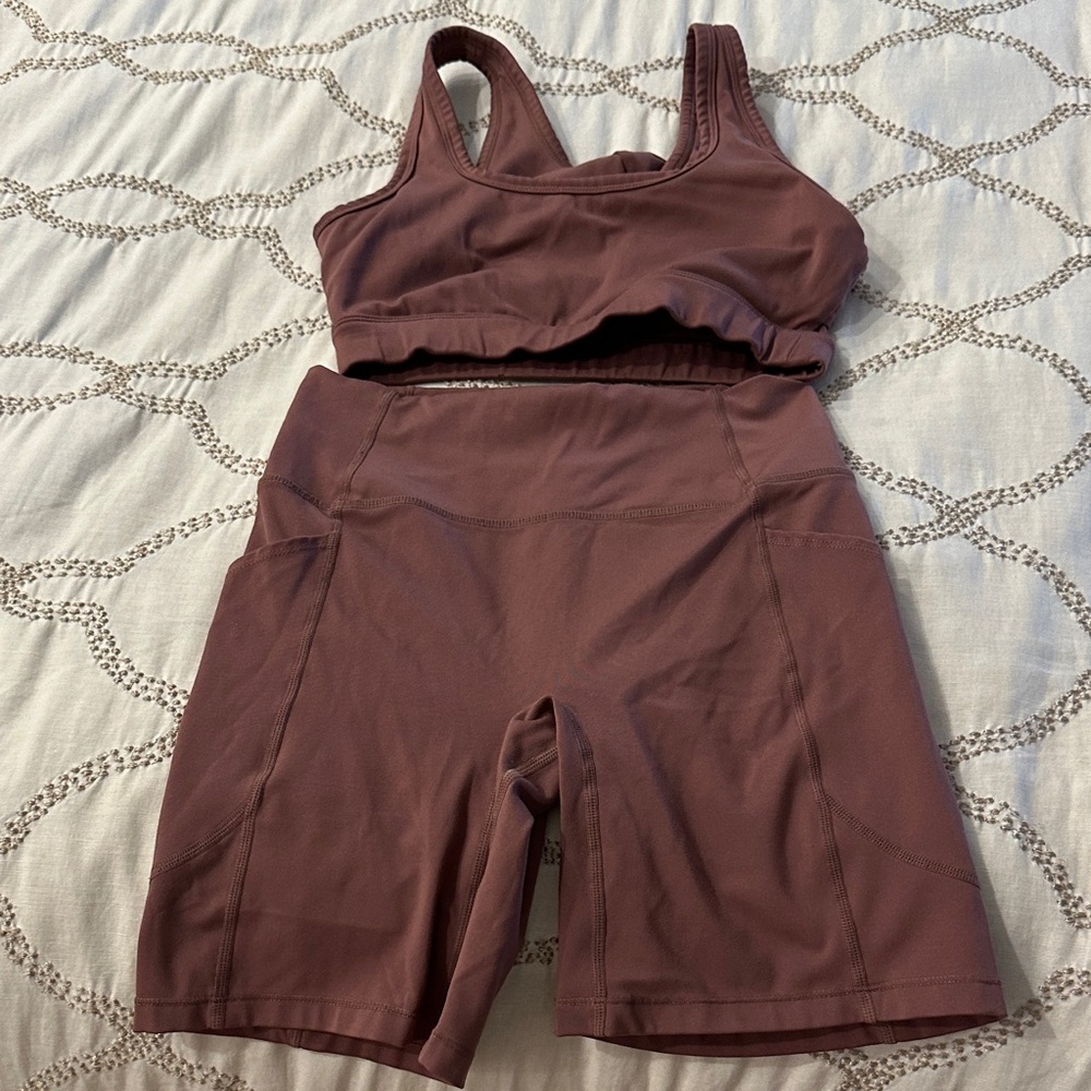 Le Ore Sports Bra and Biker Shorts Set